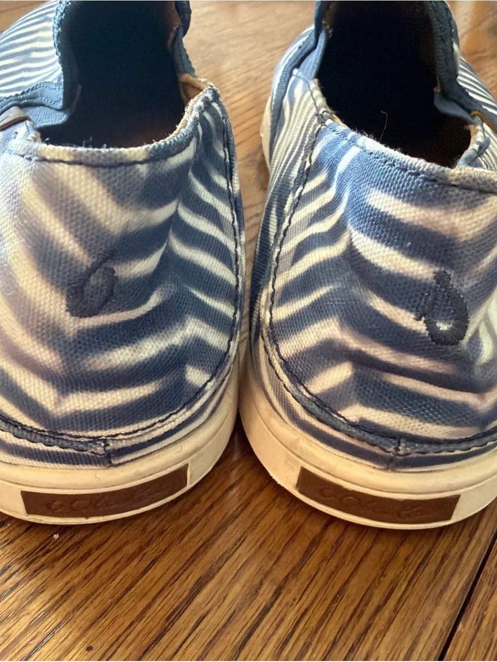 Women’s OLUKAI Pehuea Pa’i Slip-On Canvas Shoes in Navy Chevron